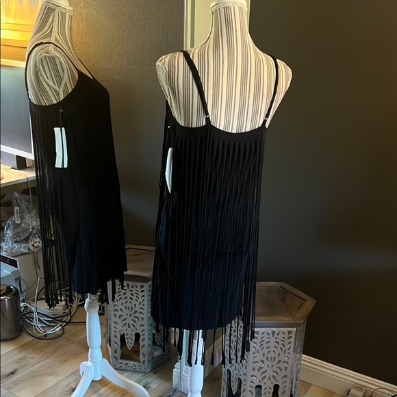 🛑 1 hour sale. NWT. Badgley Mischka, Small, Elegant Black Fringe Dress, so soft - Picture 5 of 11